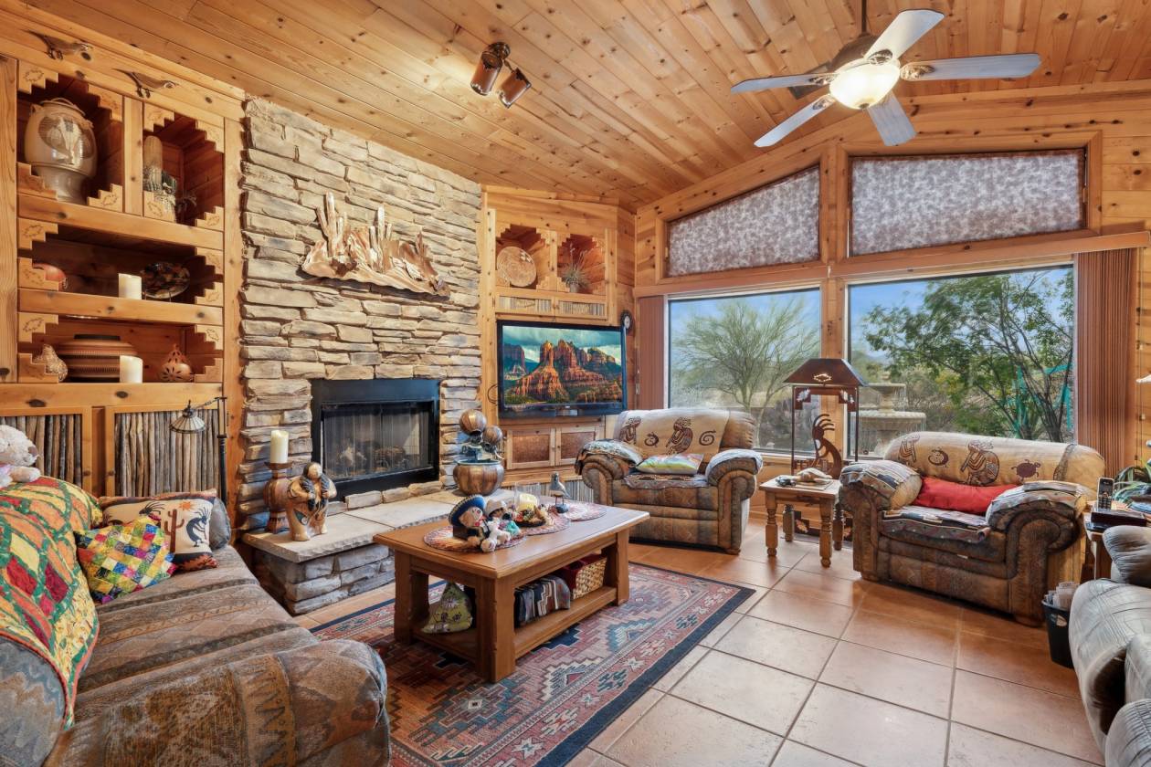 Home on 10+/- acres with private well! - photo 6