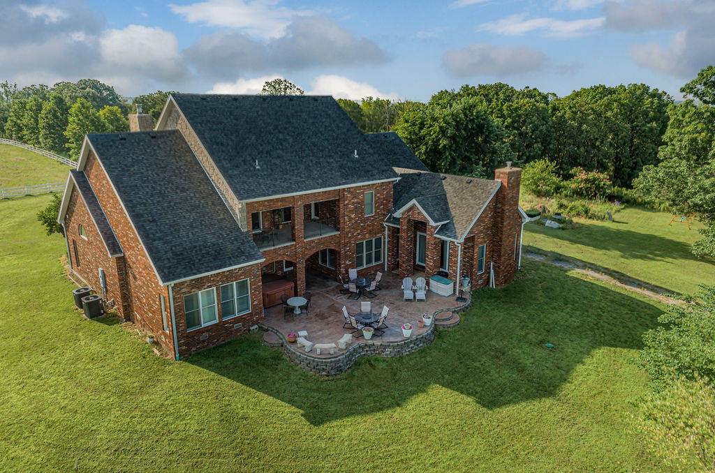 Luxury Estate on 15 Acres near Table Rock Lake Reeds Spring, Stone