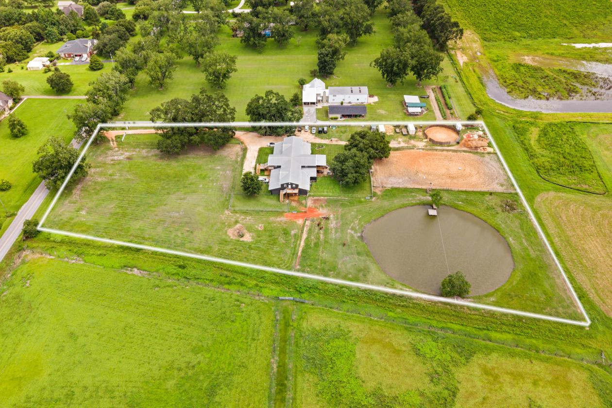 Turnkey Luxury Equestrian Estate - photo 6