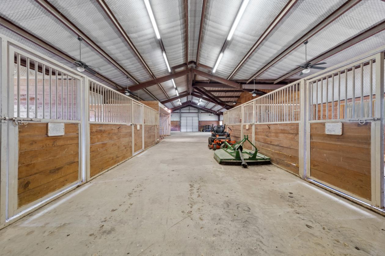 Beautiful Equestrian Ranch - photo 20