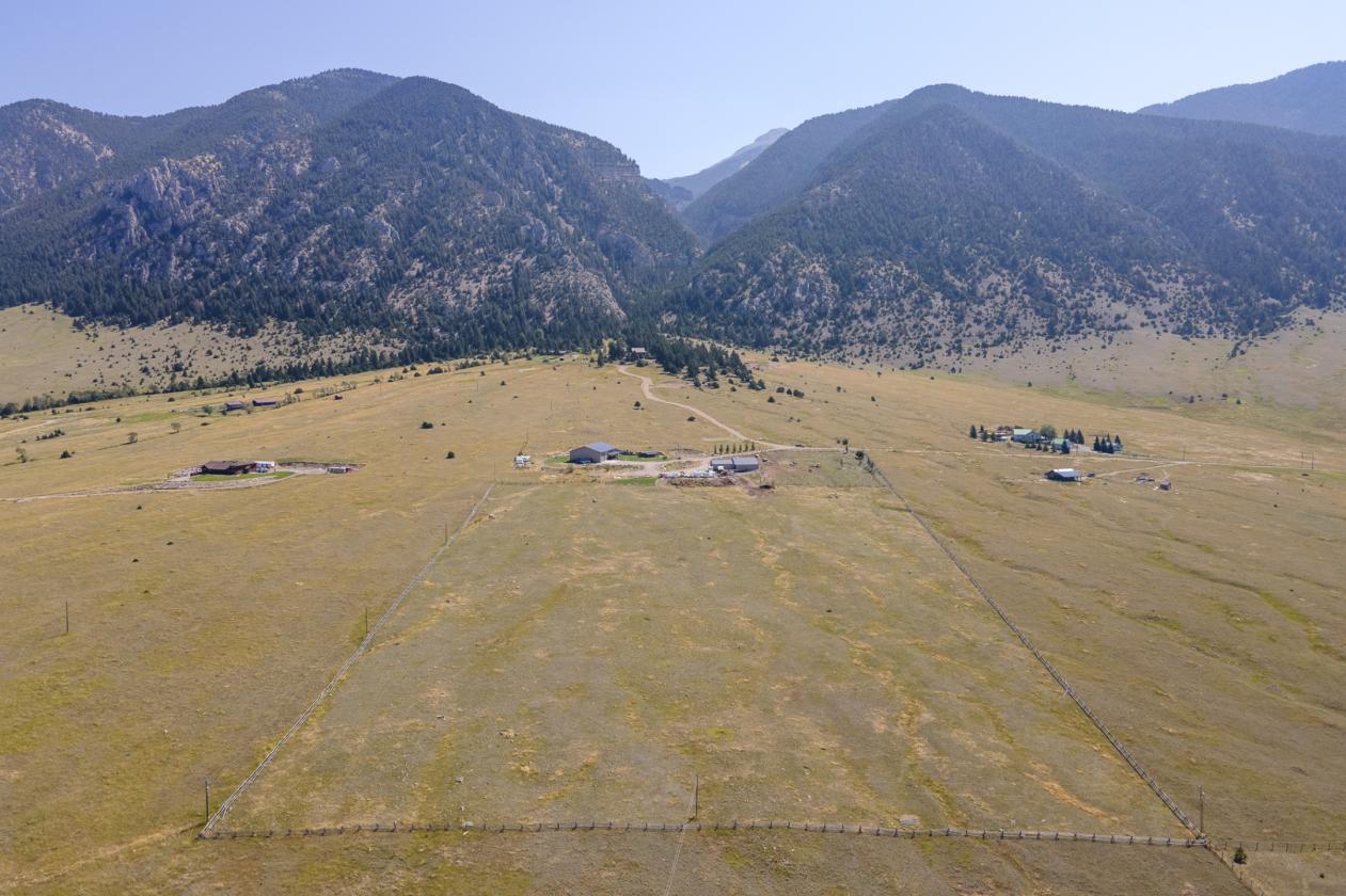 Yellowstone Corridor Luxury Horse Property - photo 11