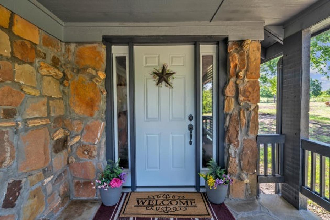 Bring Your Horses! 2026 home updates & guest house - photo 2