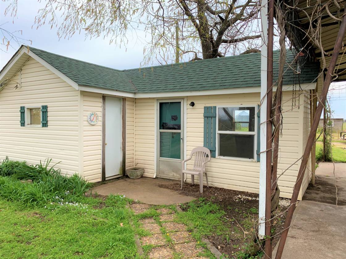 Oklahoma Horse Property Grove, Delaware County, Oklahoma