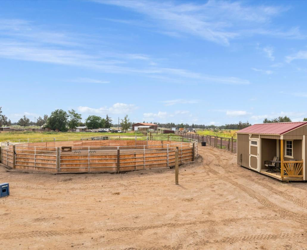 Turnkey Horse Farm and Cozy Home - photo 28