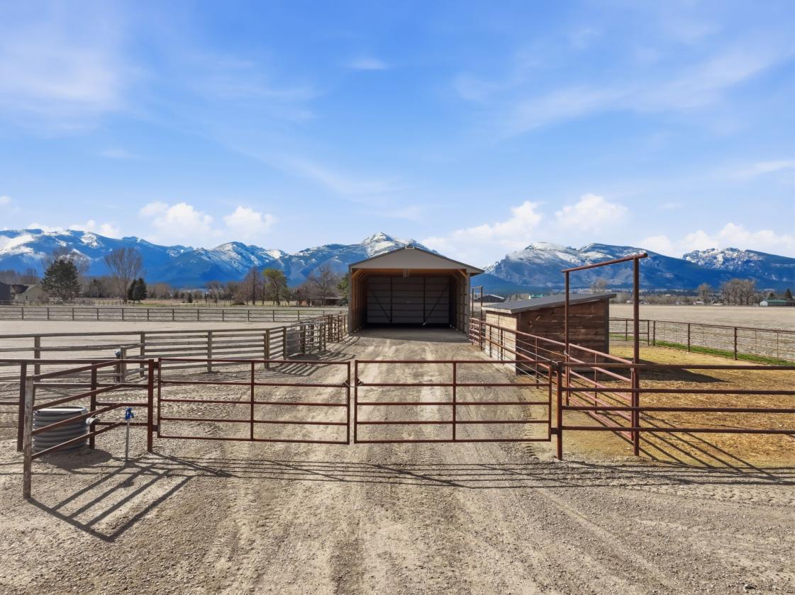 Custom Home with Endless Mountain Views - photo 18