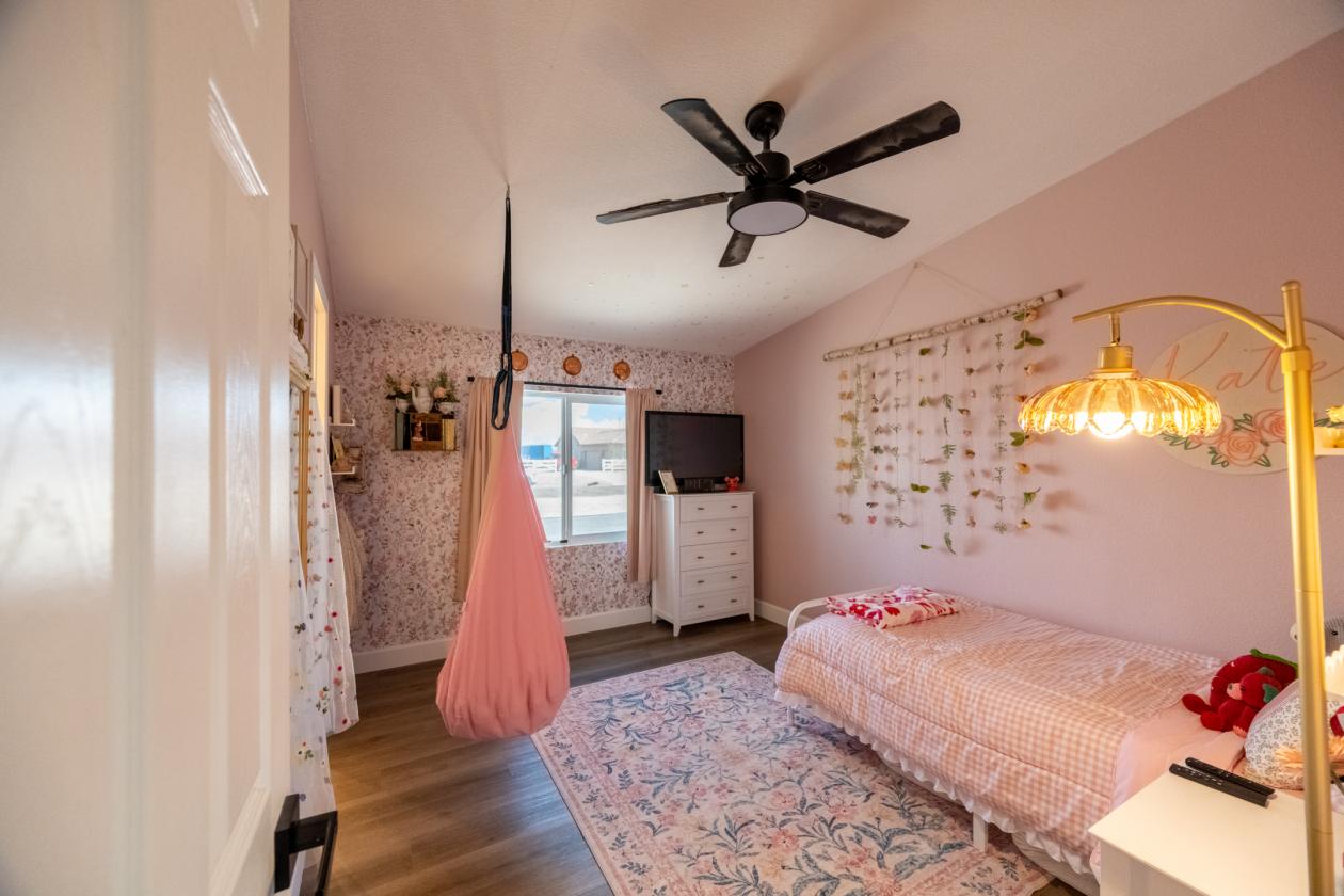 Country Living with Room for Animals and Toys - photo 20