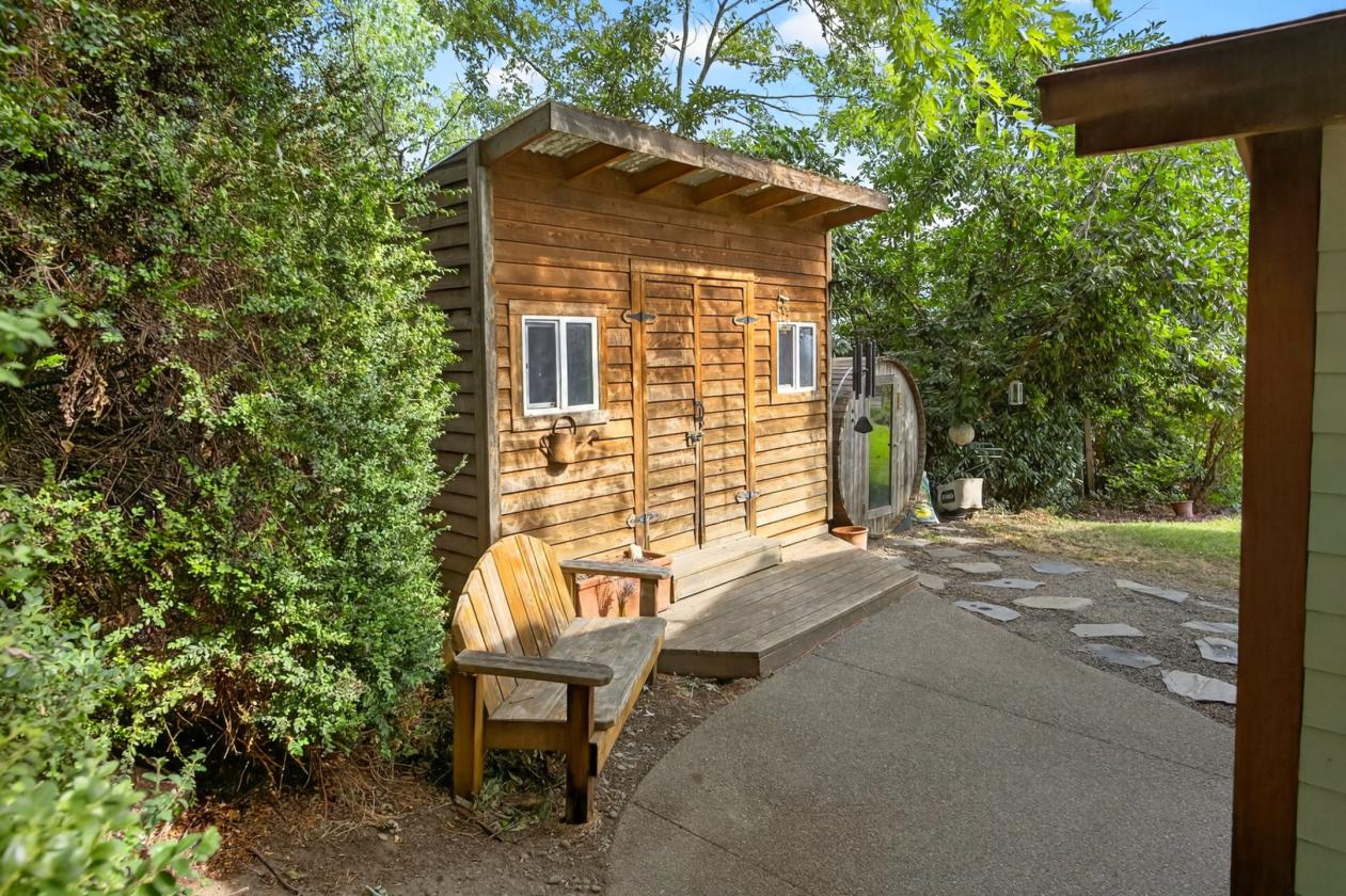 Horse property with two homes and expansive views! - photo 4