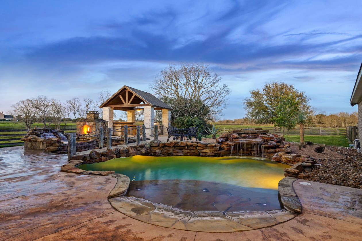 Hockley's Best Kept Secret! Equestrian Estate on 10 Acres in... Hockley, Harris County, Texas