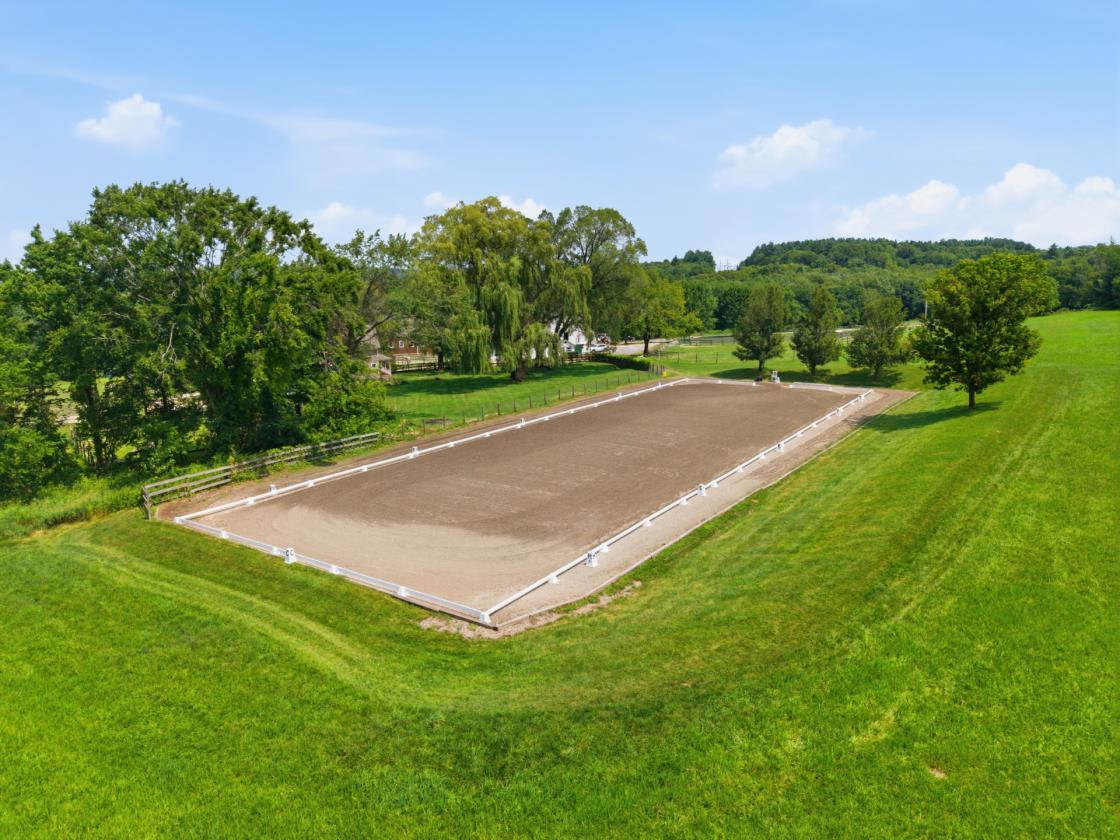 Horse farm with indoor arena & distant views - photo 23