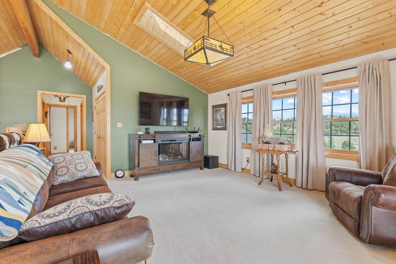 360 Degree Mountain Views for your Horses! - photo 23