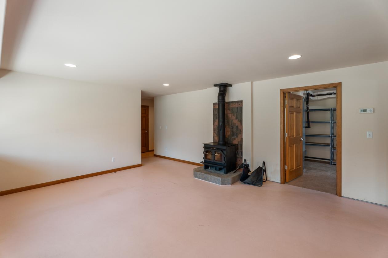 Craftsman Home on 4.66 Acres - photo 18