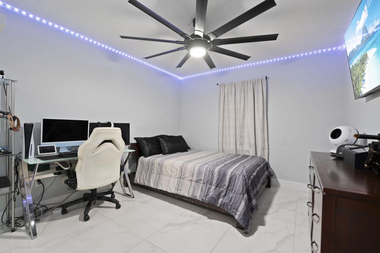 Beautifully updated 5 acre equestrian property - photo 10