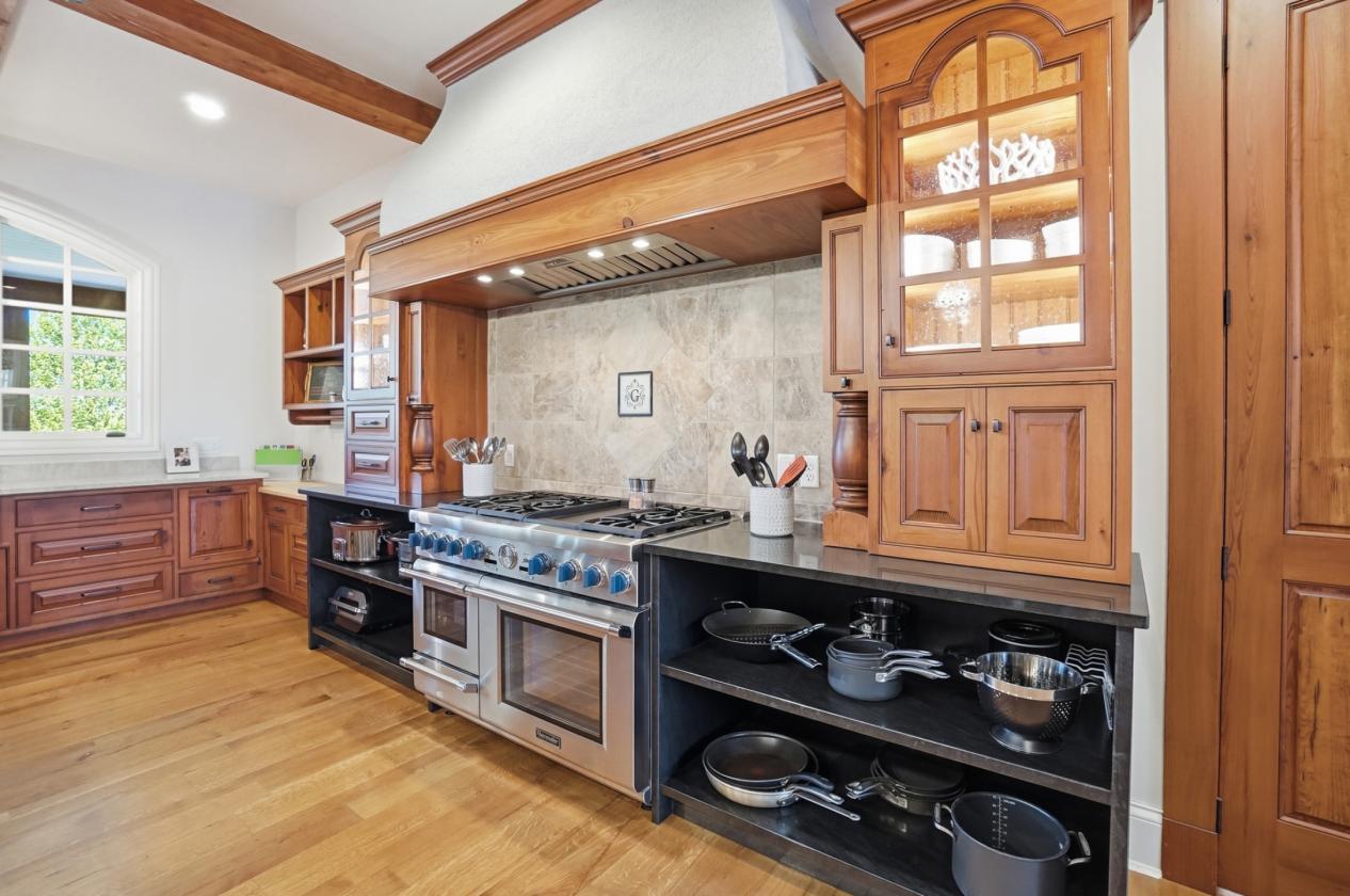 World-Class Estate in Need of Horses - photo 15