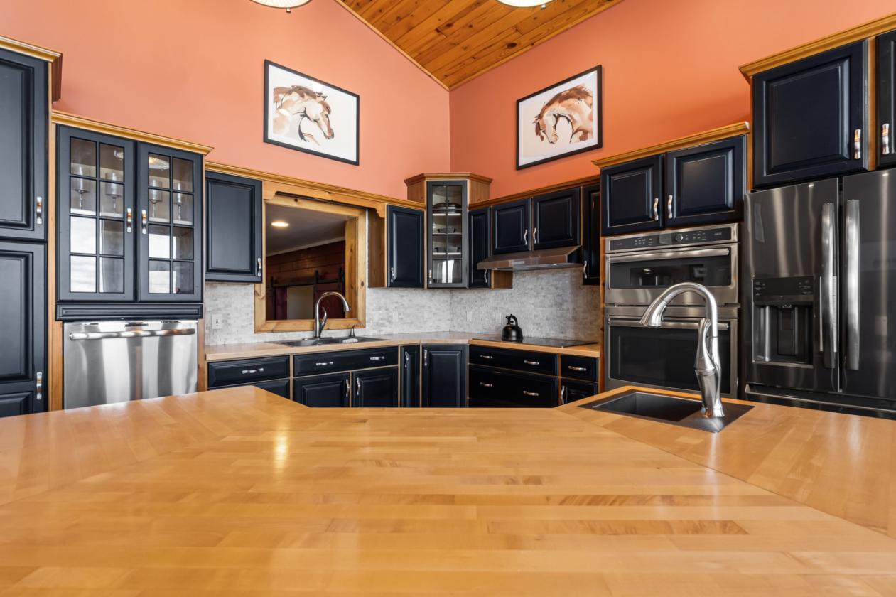 180 ACRE EQUESTRIAN ESTATE WITH PRIVATE LAKE! - photo 23