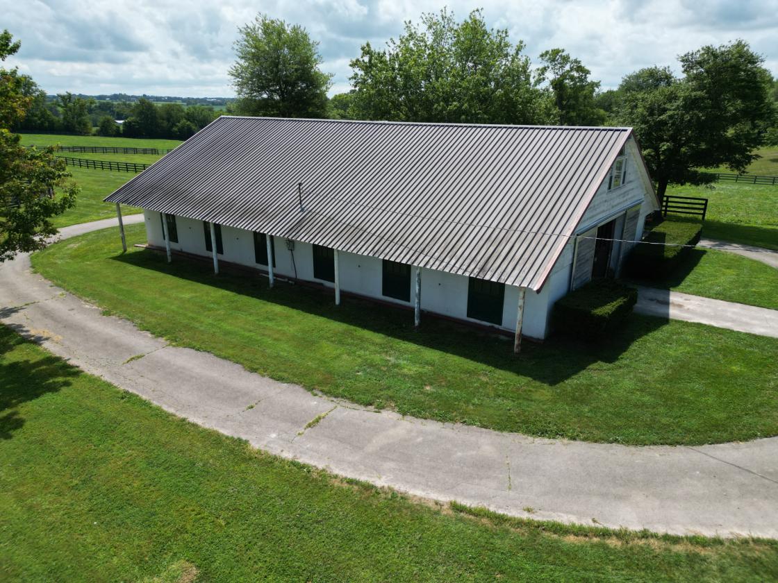 Turn-Key Horse Farm in the Heart of the Bluegrass - photo 10