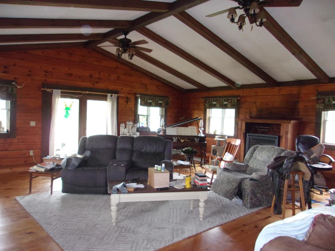 Log Home with 52 acres, barns, spectacular views - photo 24