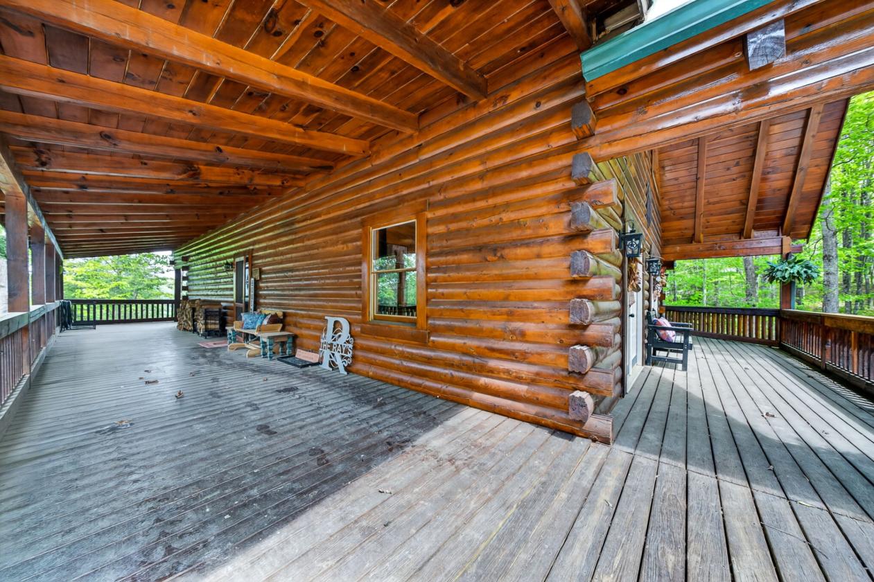Log cabin home near Big South Fork - photo 5
