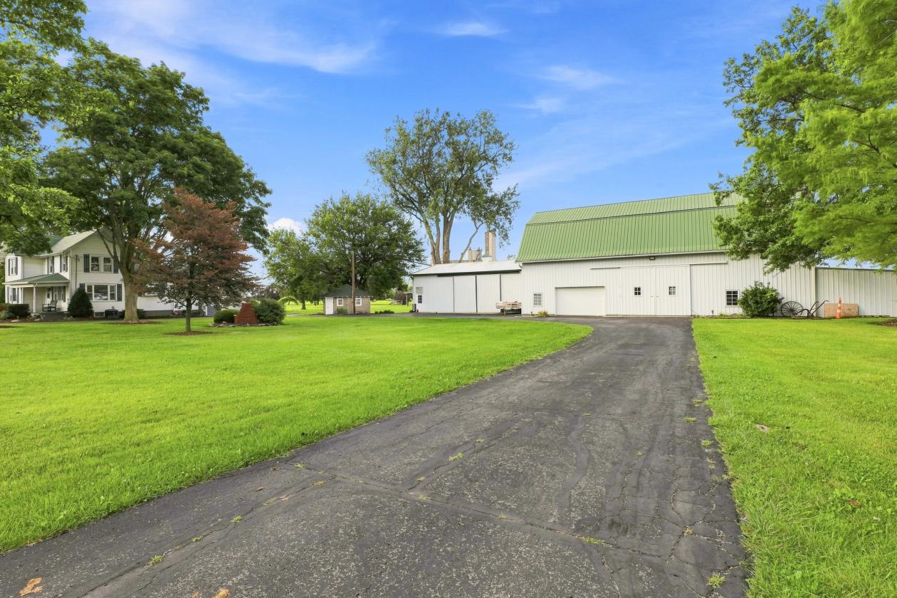 Turnkey Country Living with Equestrian Potential - photo 8