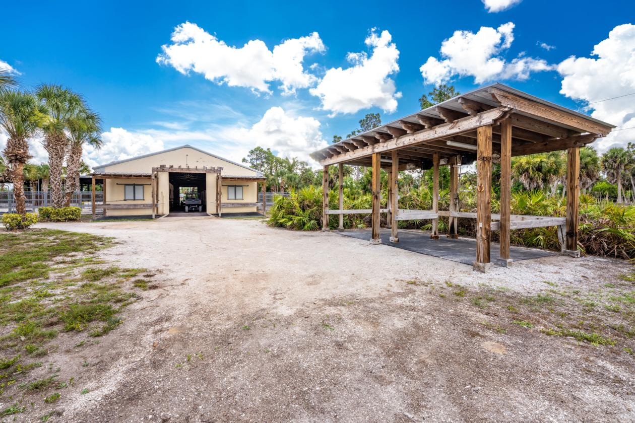 Premier 5 Acre Equestrian Estate - photo 29