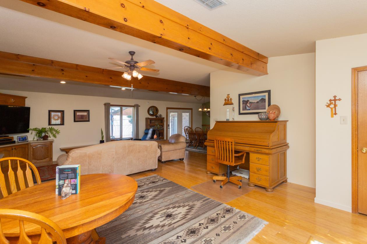 Equine enthusiasts dream property! - photo 9