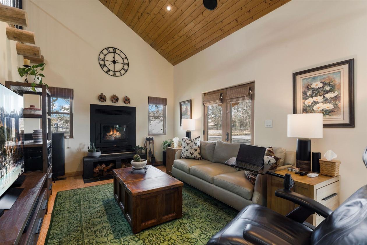 Rare and Beautiful Horse Property Near Santa Fe - photo 13