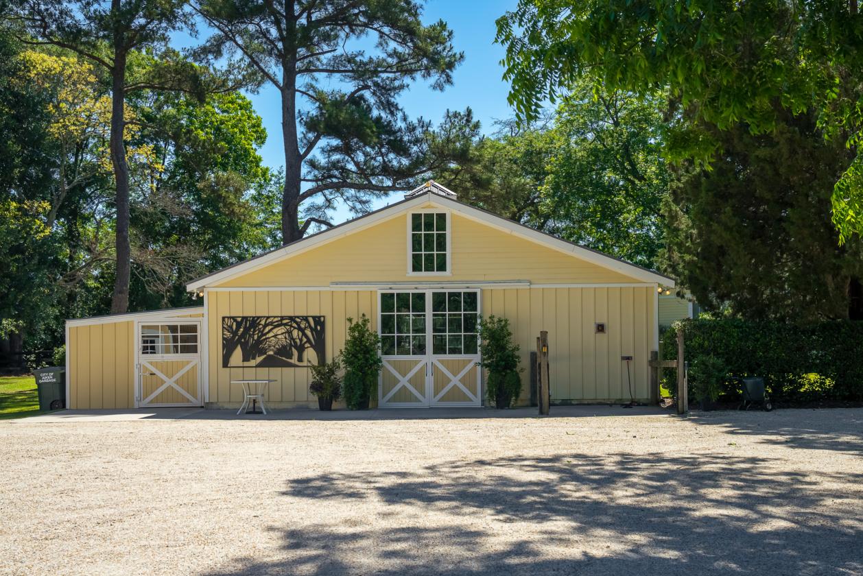 Luxury Equestrian Estate bordered by Bruce's Field - photo 25
