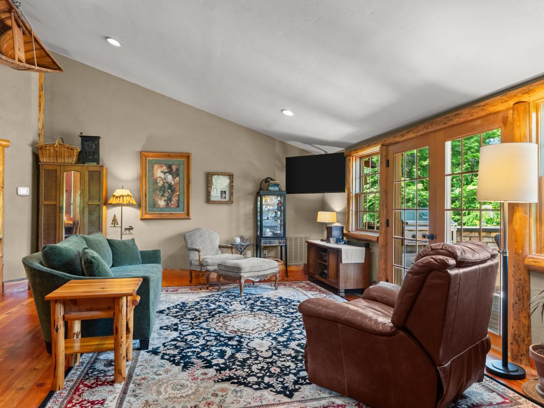 Luxury living & equestrian amenities! - photo 22