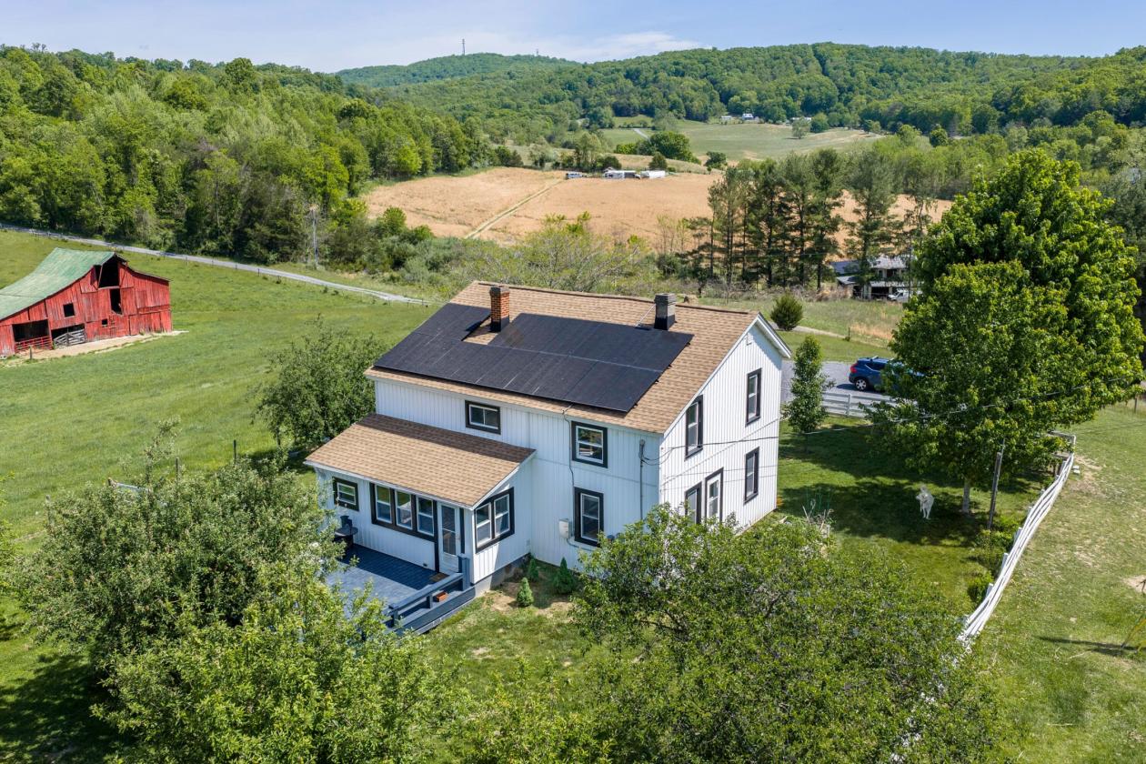 Beautiful Horse Property on 16.13 Acres - photo 3