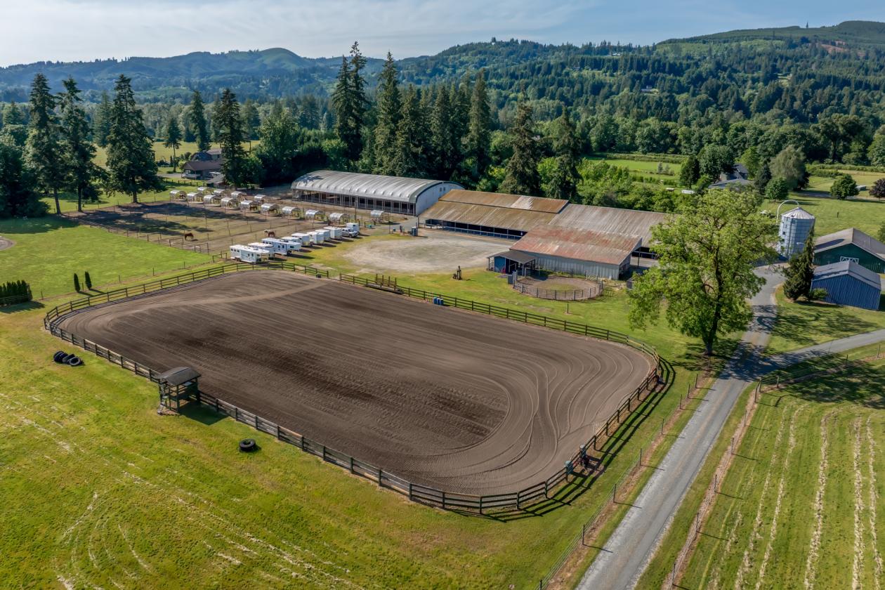 Gated Turnkey 17-Acre Equestrian Facility - photo 2