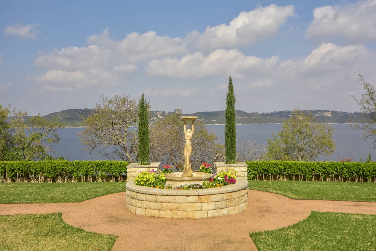 Luxury Waterfront Estate on Lake Travis, Austin, Texas, Full Horse Facilities Austin, Travis