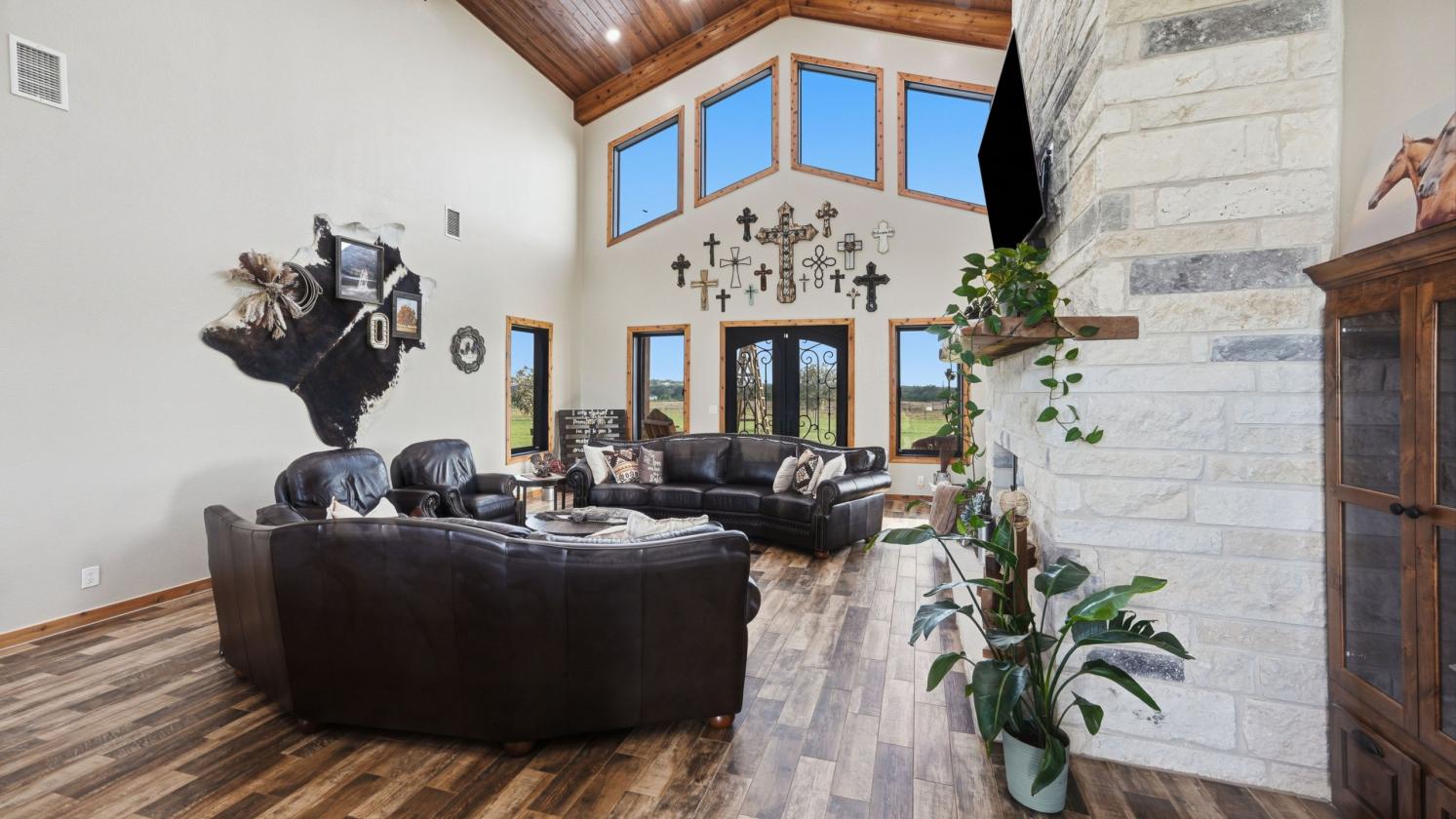 Turnkey Barndominium on 18 Acres - photo 6