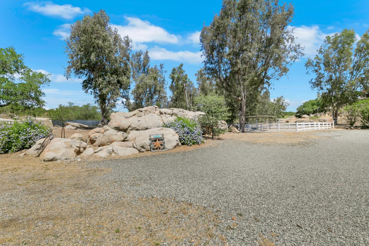 A place your horse(s) would love to call home! - photo 5