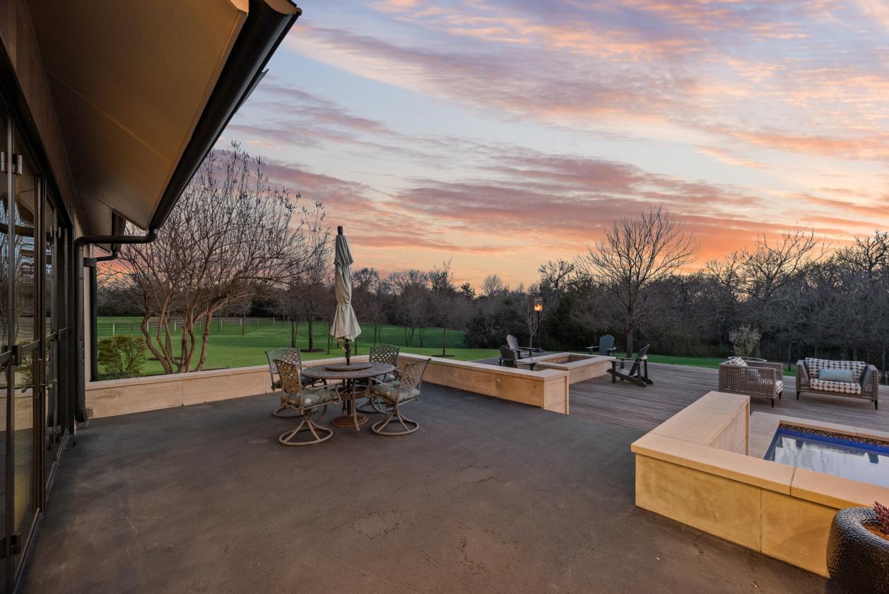 PRIVATE GATED MODERN ARCHITECTURAL ESTATE - photo 26
