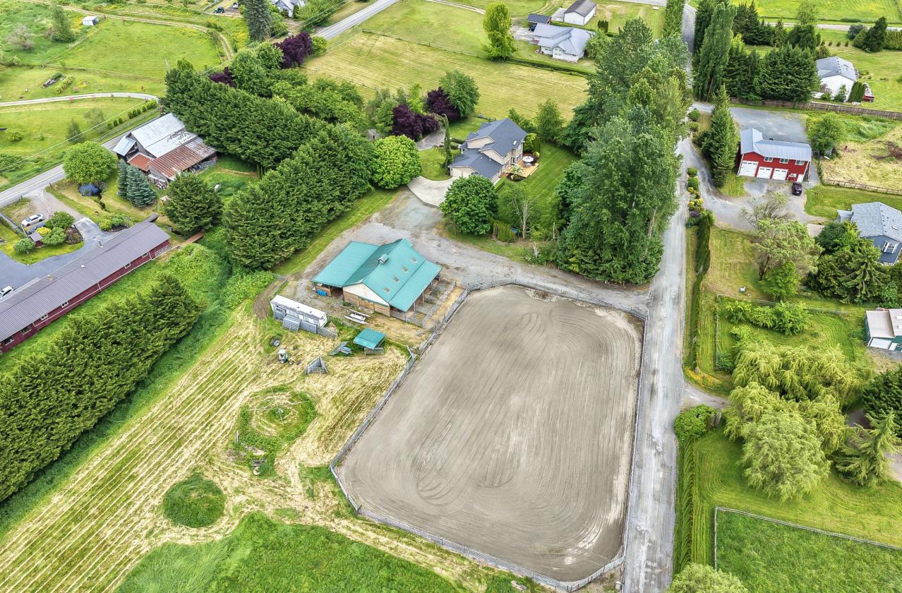 Modern Farmhouse Meets Horse Heaven - photo 7