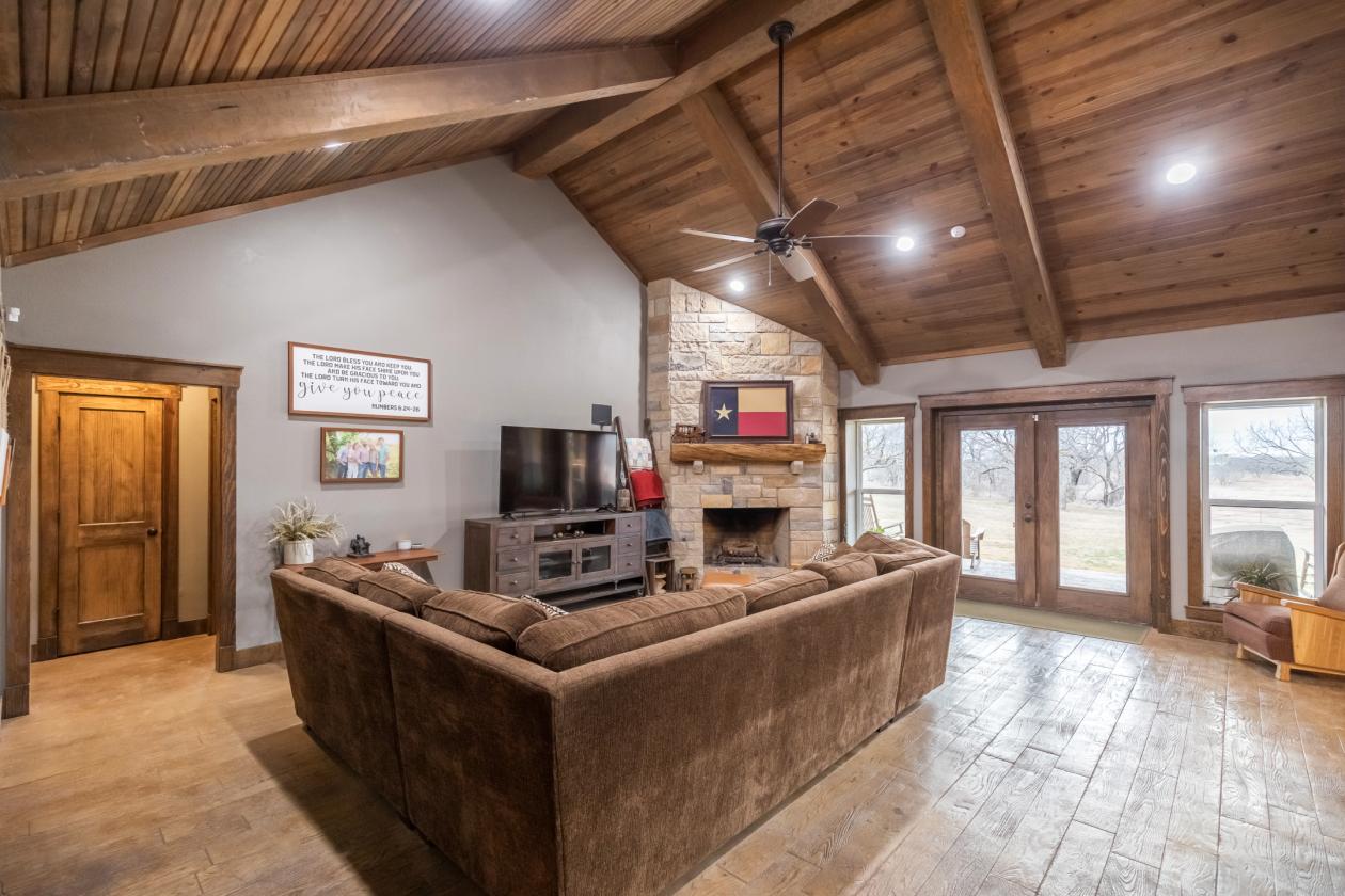 Custom-built Texas Ranch Property in Jim Ned ISD - photo 19