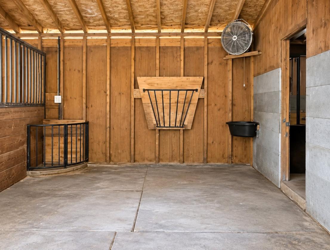 Private 5+ Acre Mountain-Top Equestrian Property - photo 18