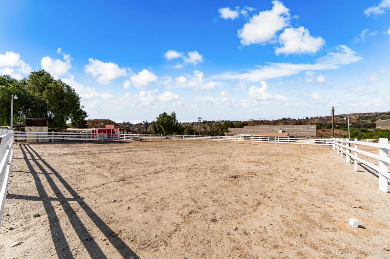 16 Acre Redlands Ranch - photo 30