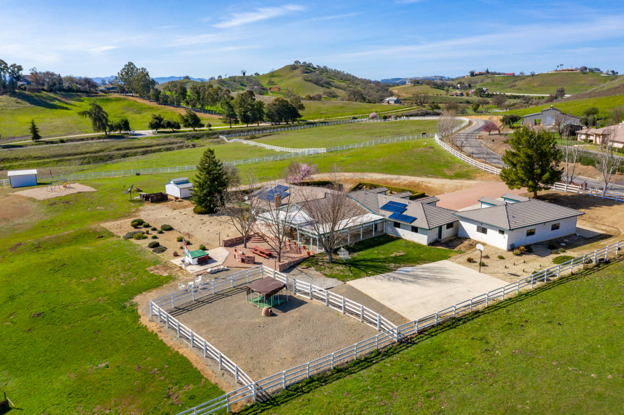 Beautiful Horse Property outside of Paso Robles Paso Robles, San Luis Obispo County