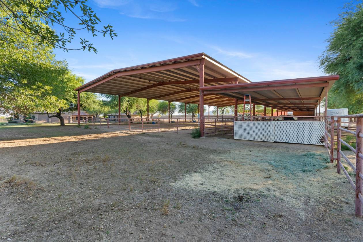 Exceptional Horse Ranch and Custom Home! - photo 4