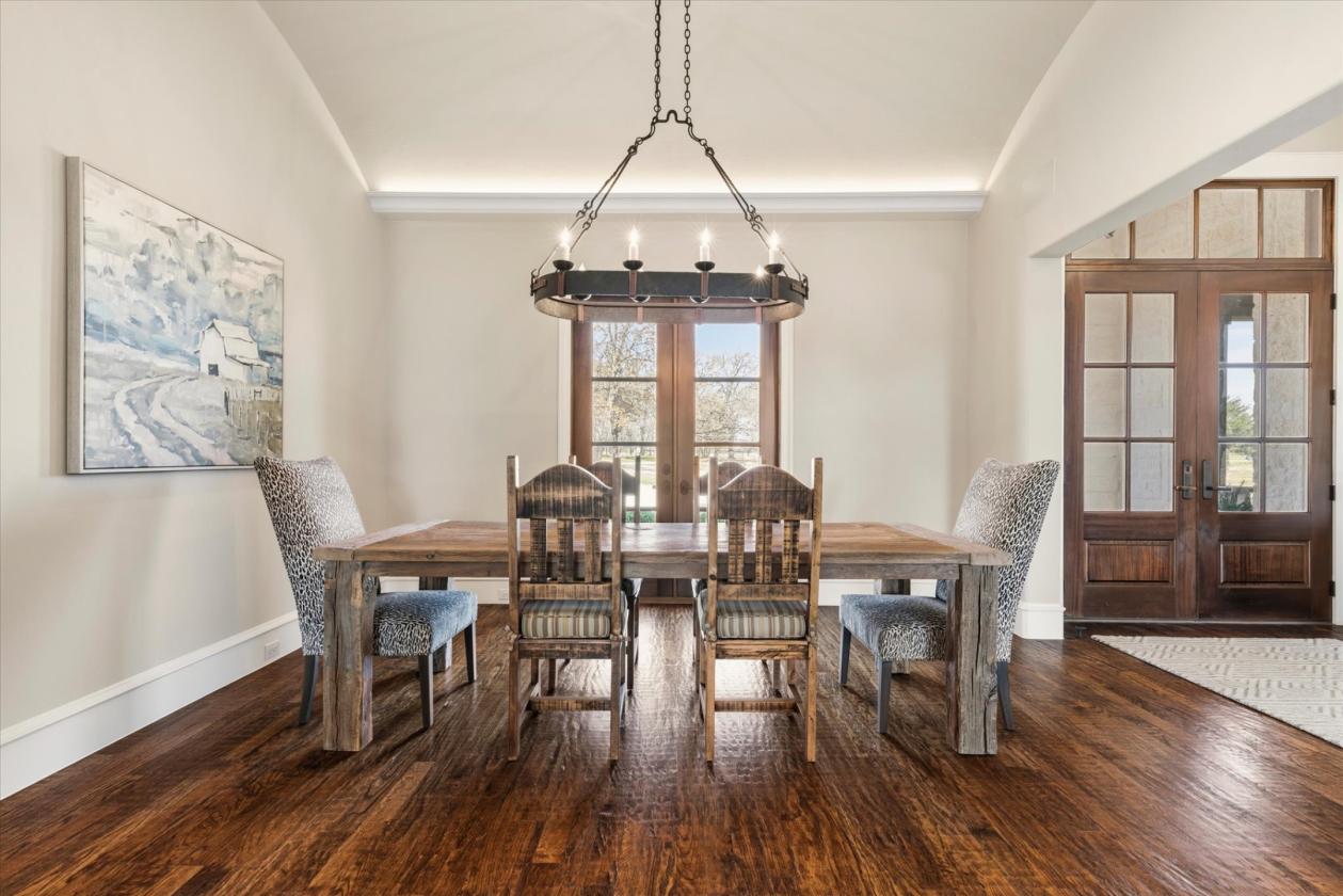 The perfect luxury home with privacy - photo 13