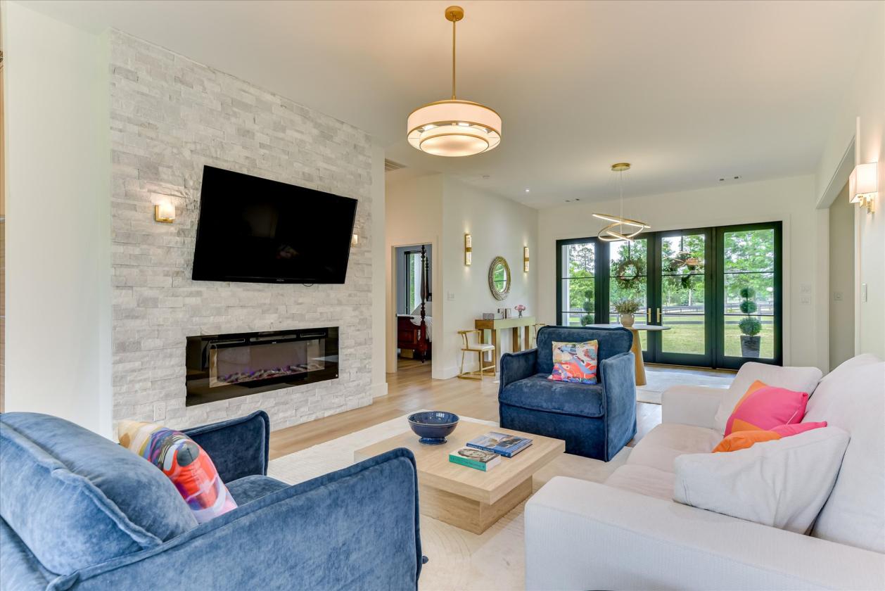 6 Stall Modern Luxury Farm in Equestrian Community - photo 6