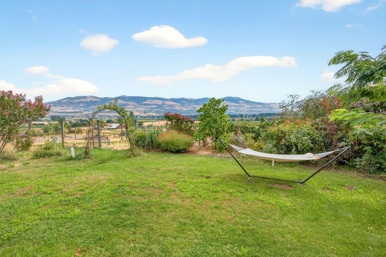 Horse property with two homes and expansive views! - photo 3