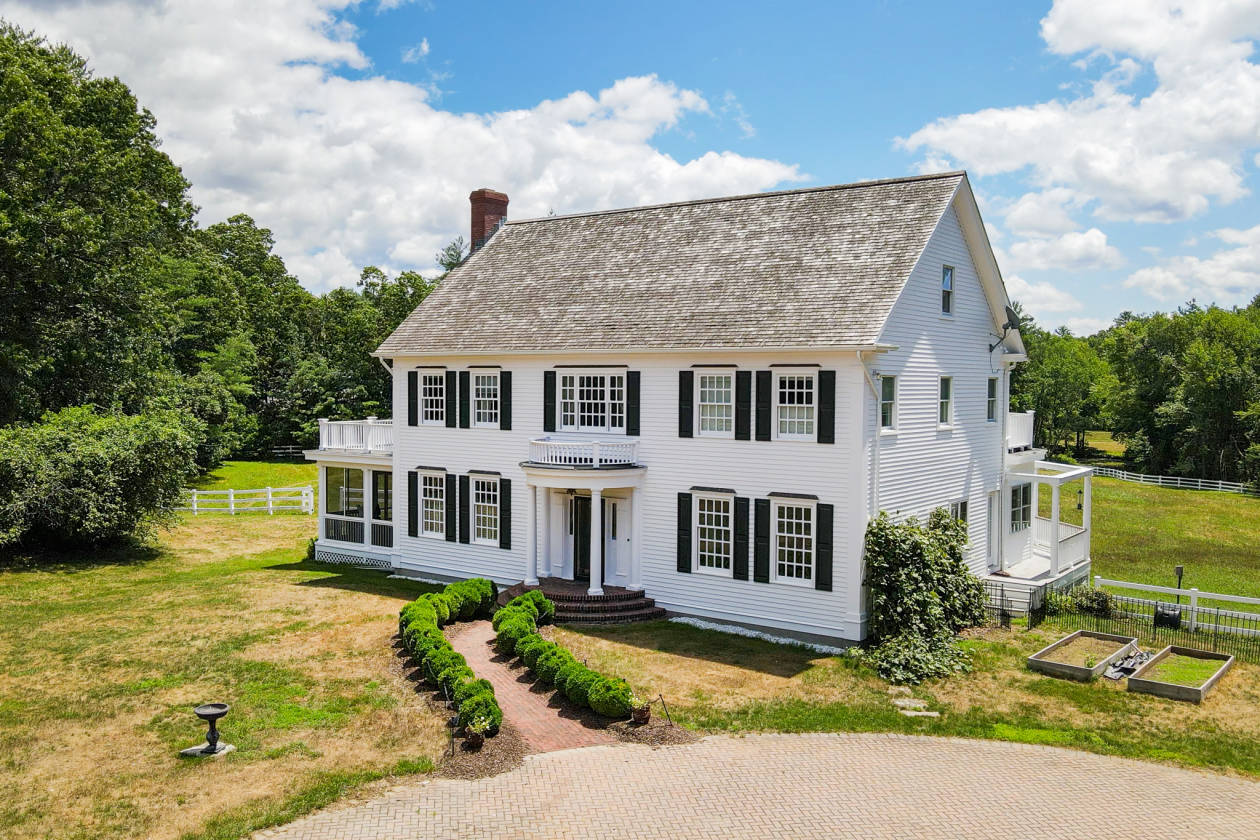 Price Reduction Quintessential New England Estate Stow Middlesex County Massachusetts Horseproperties Net