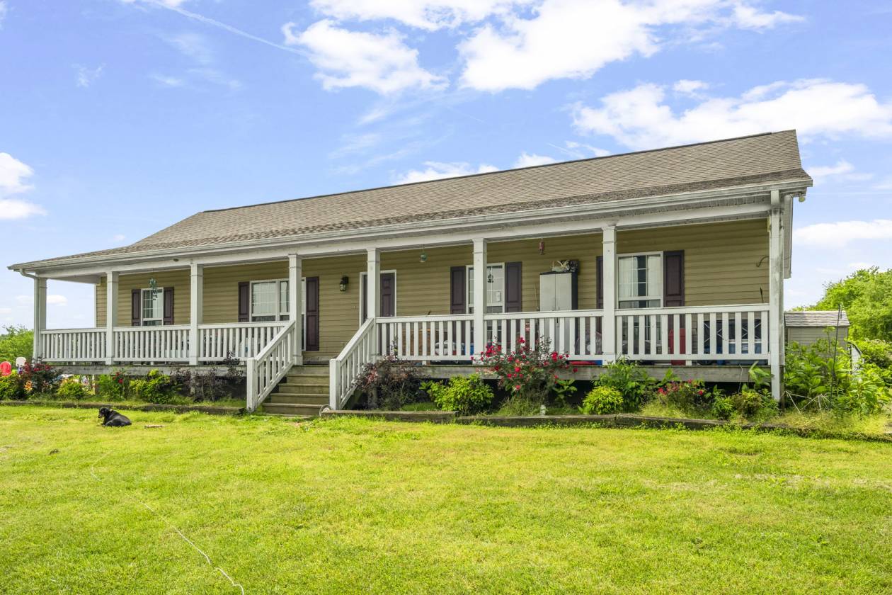 Horse Property for sale.