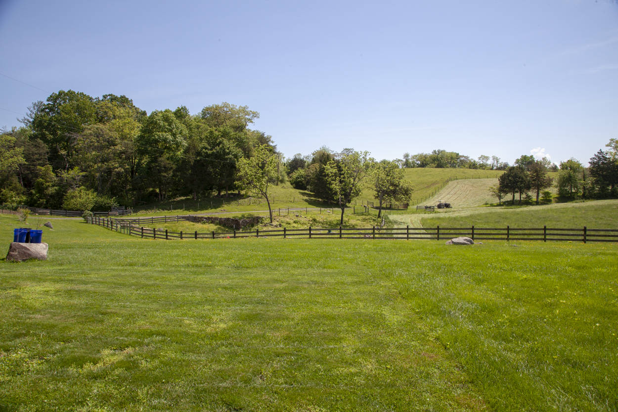 Over 170 stunning acres of rolling pastures, wooded areas &... Stanardsville, Greene County