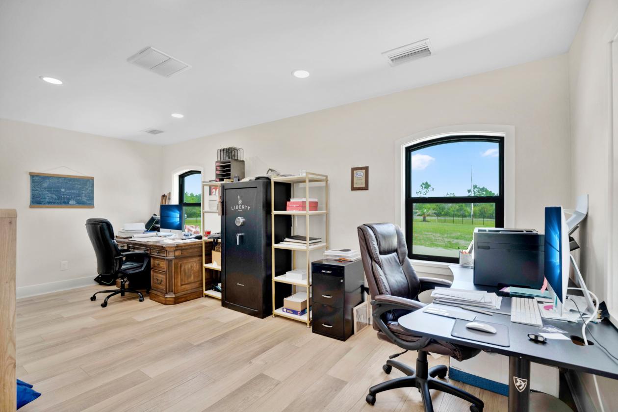 Luxury Modern Farm House Estate - photo 15