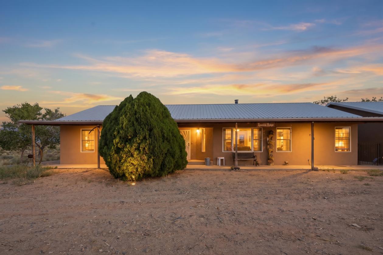 Well maintained horse property - photo 1