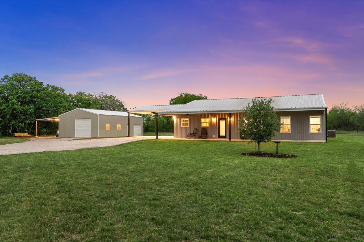 Horse Property for sale.