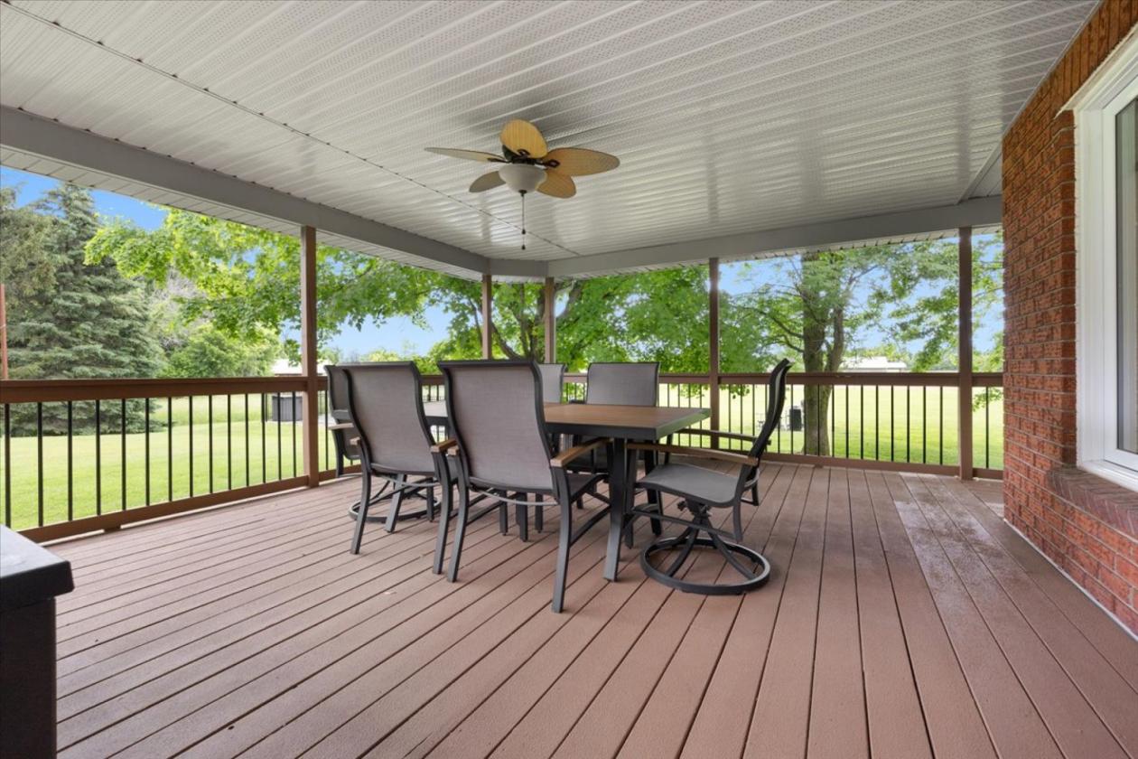 Turn Key 25.99 Acre Equestrian Property! - photo 21