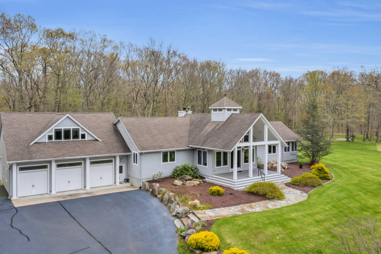 Private Estate on 16 Acres Killingworth, Middlesex County